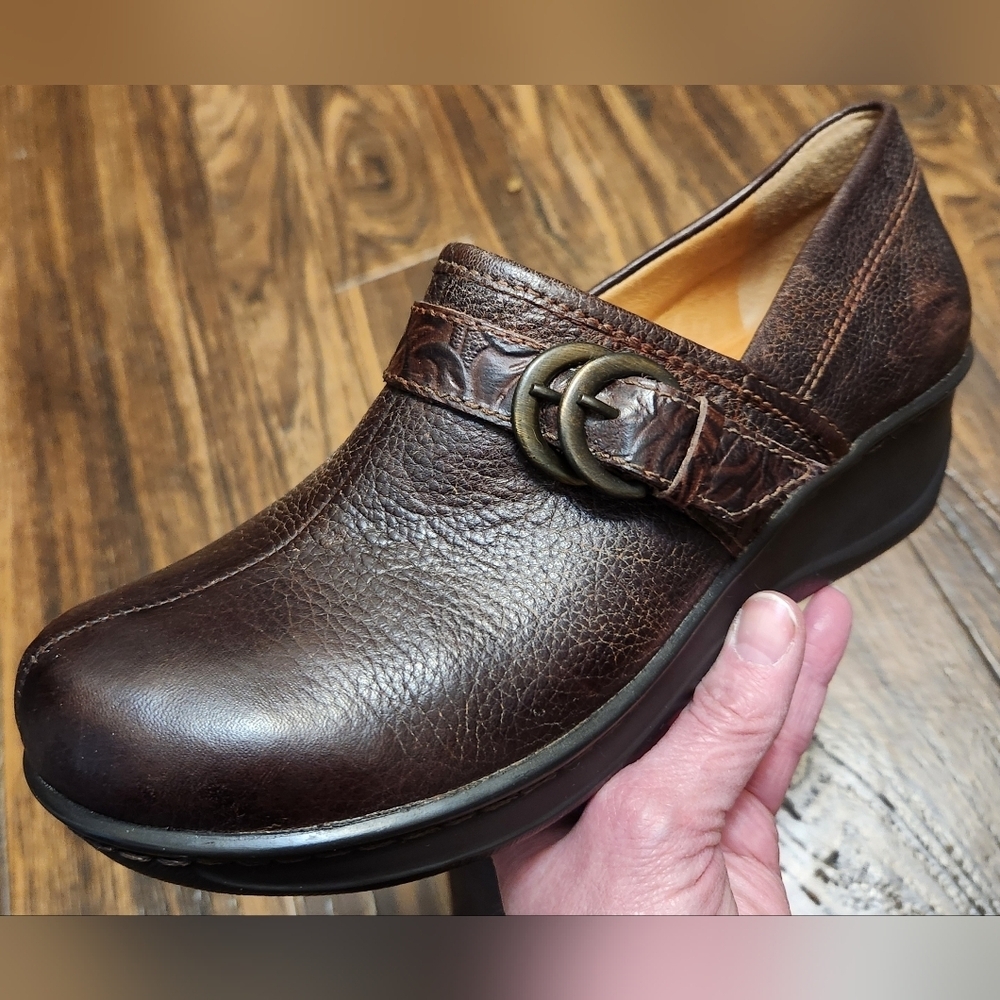 NURTURE Malone Dark Brown Mules Slip On Clogs Sz 7 1/2M